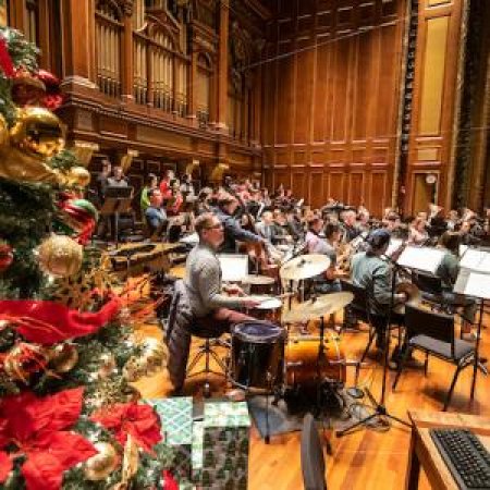 NEC Chamber Singers, Symphonic Winds, Navy Band Northeast: Into the Holidays! 