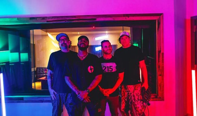 Image Source: https://images.discovery-prod.axs.com/2025/10/the-disco-biscuits-tickets_11-06-25_17_6904fbc6b2d5d.jpg