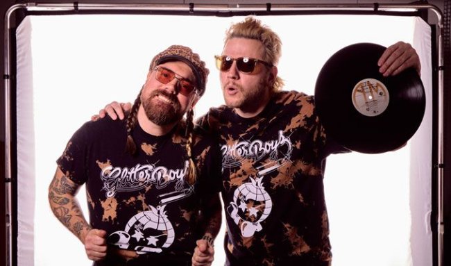 Image Source: https://images.discovery-prod.axs.com/2025/02/the-glitter-boys-tickets_03-28-25_17_67a546bd1602a.jpg