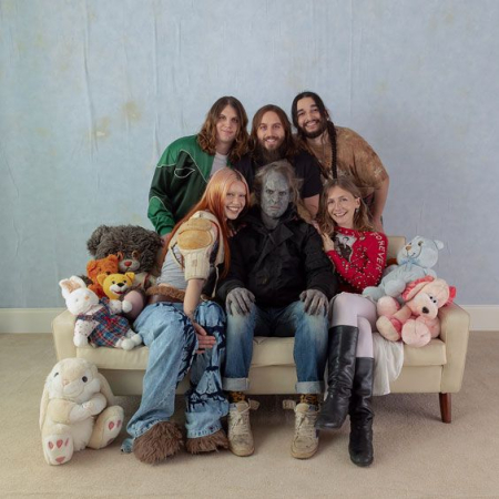 Image Source: https://images.discovery-prod.axs.com/2025/04/wet-leg-tickets_09-14-25_18_681256c4d0e65.jpg